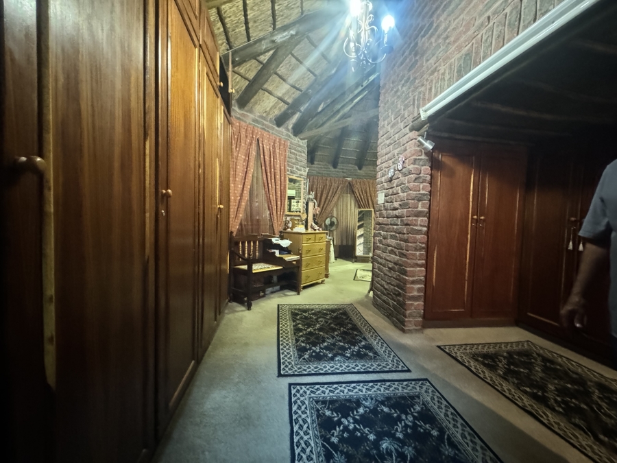 6 Bedroom Property for Sale in Doringkruin North West